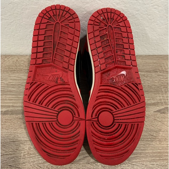 Nike Air Jordan 1 Mid Bred (2013) - Picture 5 of 5